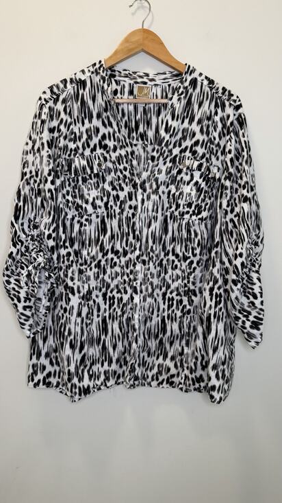 JM Collection Tops - JM Collection Woman 100% Linen Animal Print Button Blouse Shirt Top Plus 24W